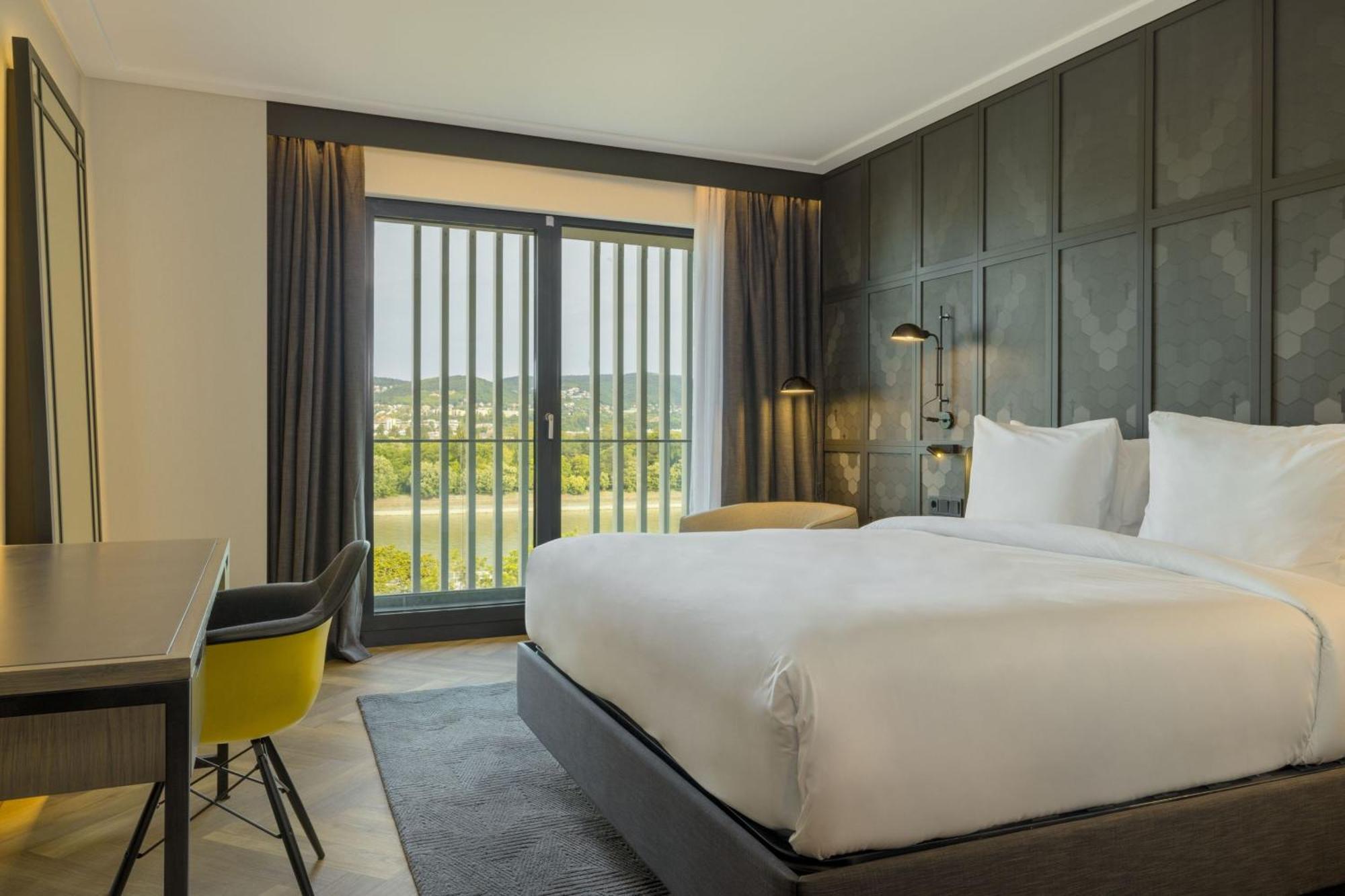 Four Points By Sheraton Budapest Danube Exterior photo